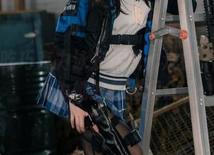 白莉爱吃巧克力泳衣在线，没错，你也想成为她的美图观众