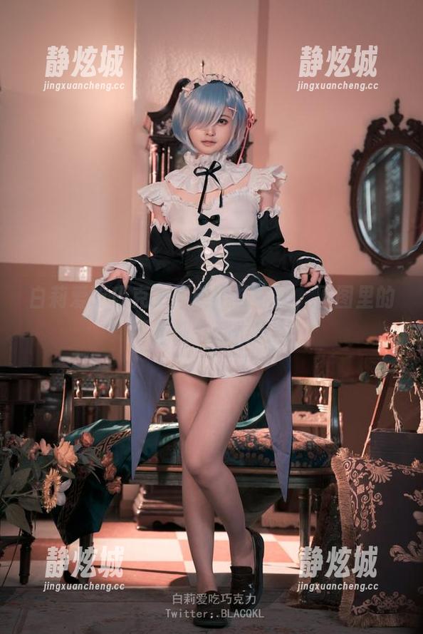 白莉爱吃巧克力原创网袜穿搭，原图里的所有细节都很出彩