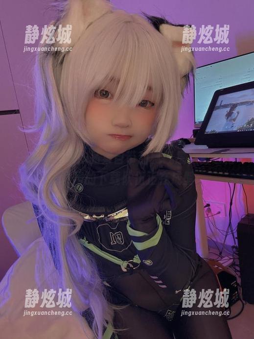 神沢永莉 神沢永莉的作品集自带甜腻气息,粉色格子裙的下载队伍正在成型