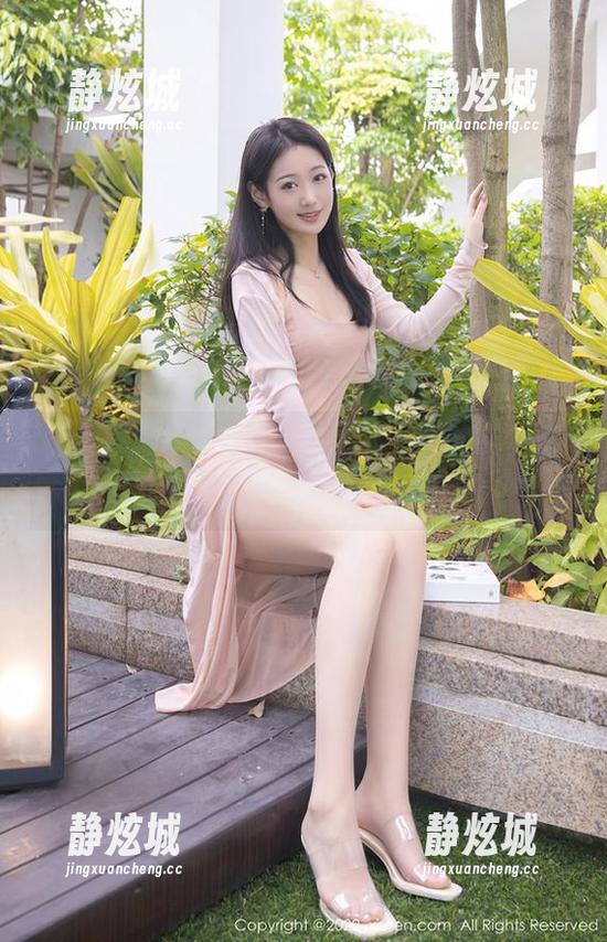 秀人网-唐宁宁 秀人网 - 唐宁宁的勇气和运动在这组写真里并存,原图的氛围太对味了。