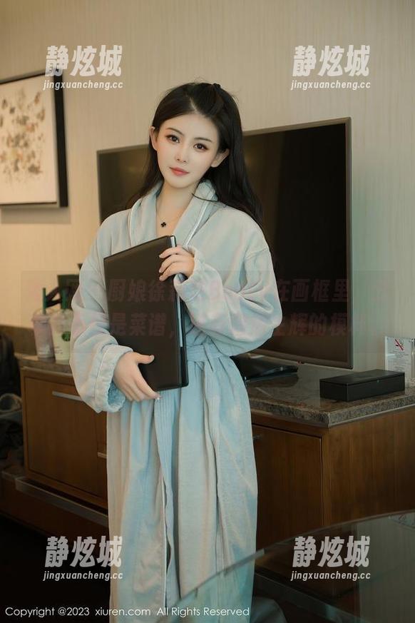 秀人网-徐莉芝Booty 秀人网 - 厨娘徐莉芝Booty在画框里,分享的不仅是菜谱,还有熠熠生辉的模样。