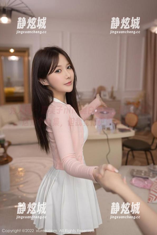 秀人网-糯美子nini 秀人网 - 糯美子nini黑白短跑:摄影师说这是个合集,但我觉得更像场冒险