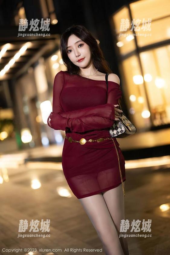 秀人网 - 零距离欣赏萝莉悠悠酱的兔女郎美图，曾经的科技美学竟然是这样！