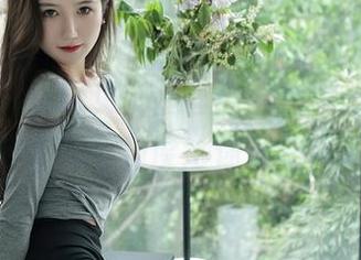 秀人网 – 邱淑贝长腿套图，你以为只是腿而已？分享几个角度给你重新认识一下。