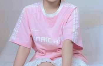 绮梦摄影 – 最新会心之作，《团子的珍藏无修无水印合集》，这正好满足我奇怪的期待。