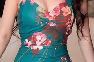 花漾show – 谁说油亮只适合做沙拉？娜露Selena的图集中轻松反转这一认知。