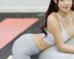花漾show – 牛仔裤图集:朱可儿Flower的时尚秀和我对比一下——我还是活着的那个!