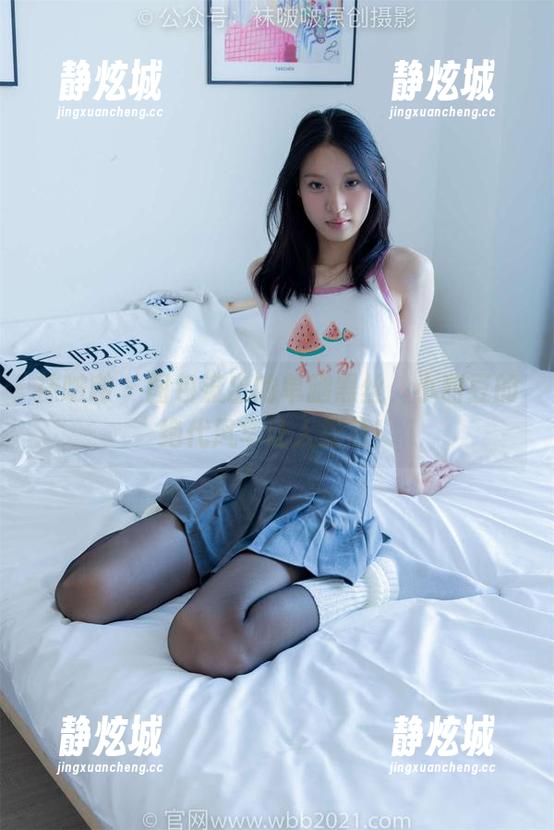 袜啵啵-小甜豆 袜啵啵 - 图包流出的单腿黑丝,小甜豆的绝代风华让人捉急!