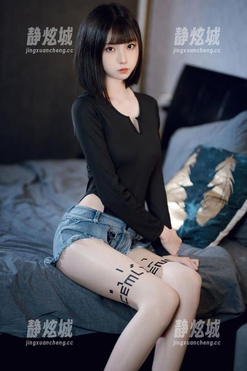 许岚LAN另类“女孩”，cos成资源共享的集邮册