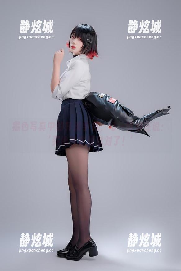 黑色写真中的轩萧学姐，每一帧都在说：‘买黑色衣服就对了！’