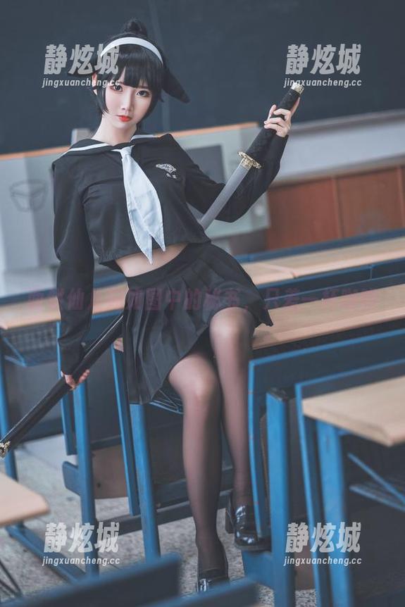 面饼仙儿 面饼仙儿宛如图中的秘书,只差一杯咖啡