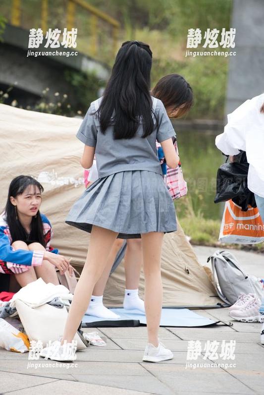 魔镜街拍 魔镜街拍:被长腿小姐姐的私拍图包吸引,错觉自己也能腿长!