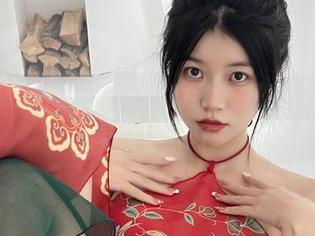 微密圈 – 鱼神鱼蓝色小妈裙合集：是裙子漂亮，还是博主更撩？