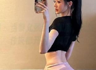 微密圈 – 当黎允熙穿上和服,网盘里的文件夹都开始跳舞了吧?
